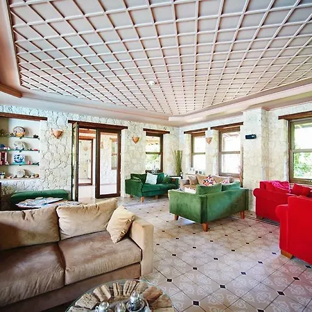 Hotel Goecek Random By Lookbookholiday